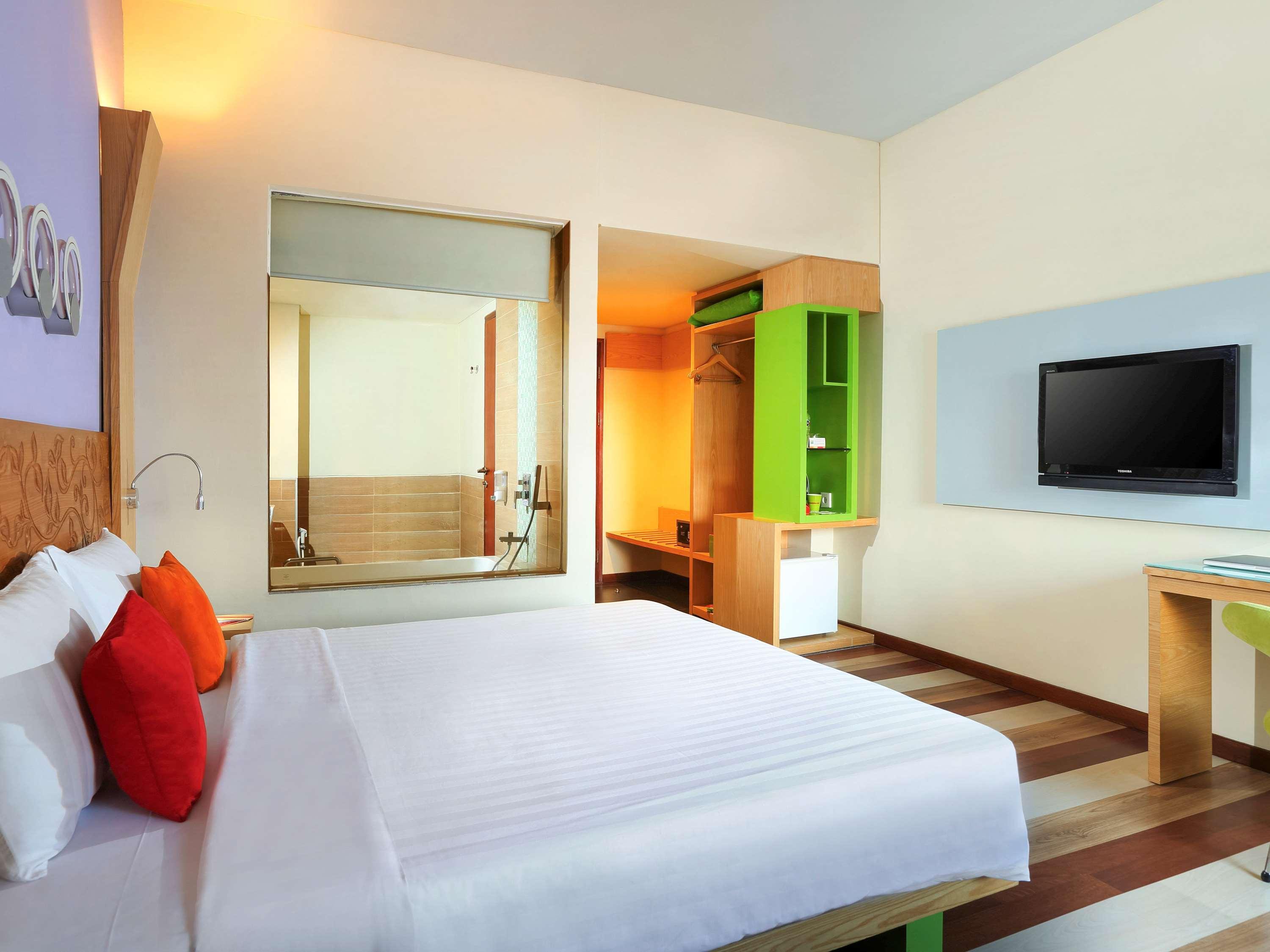 Ibis Styles Yogyakarta Hotel Exterior photo