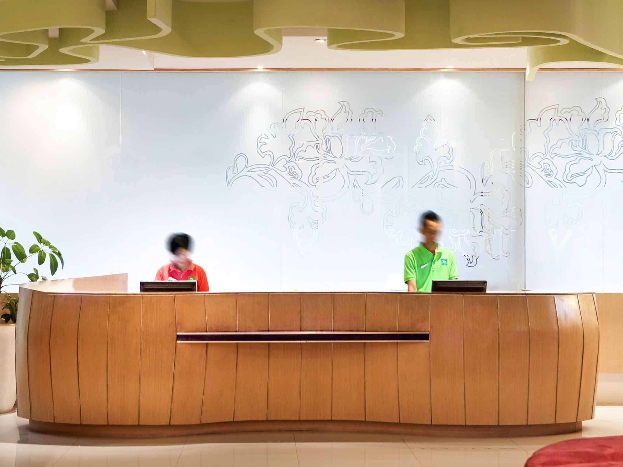 Ibis Styles Yogyakarta Hotel Exterior photo