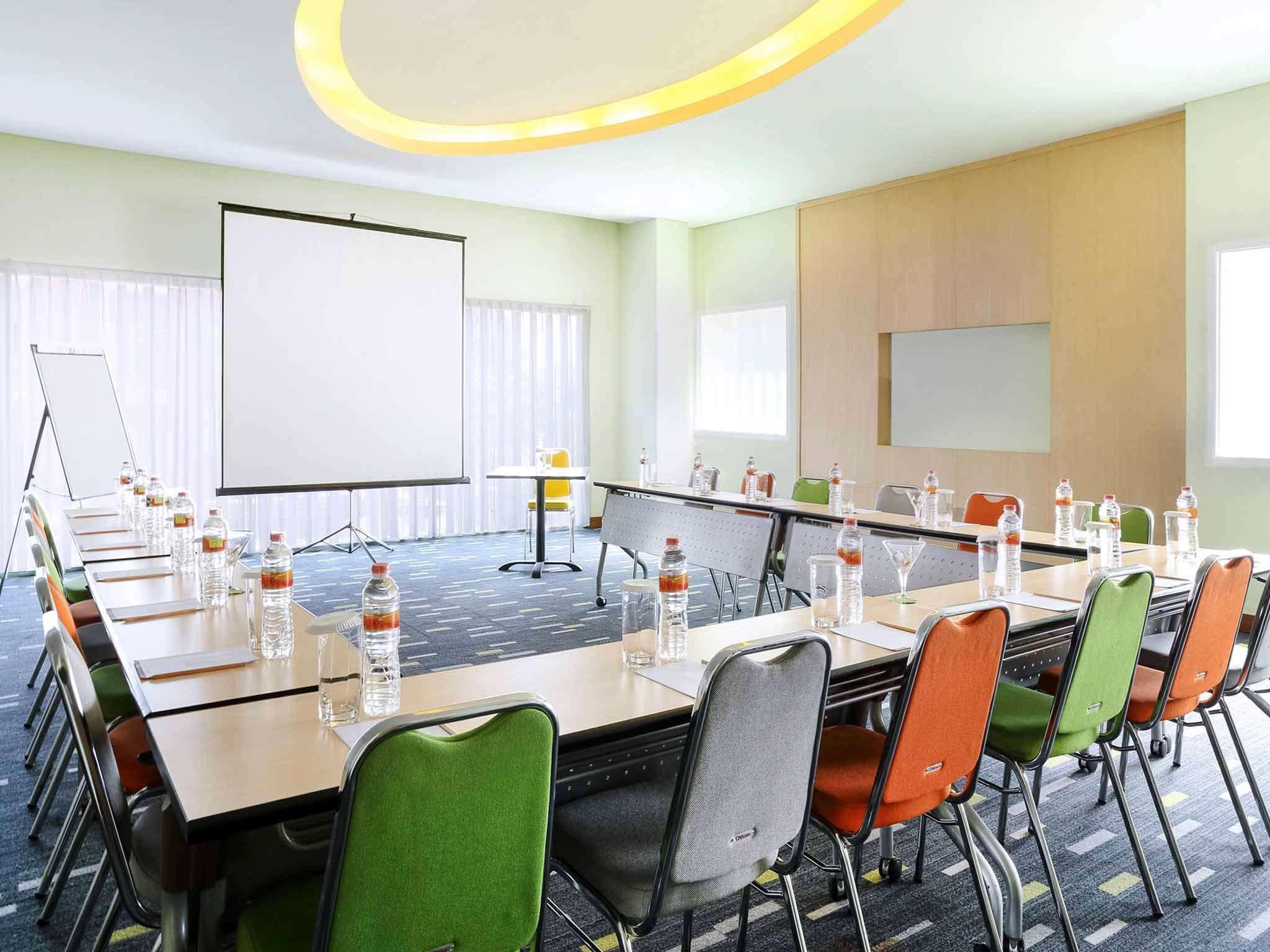 Ibis Styles Yogyakarta Hotel Exterior photo