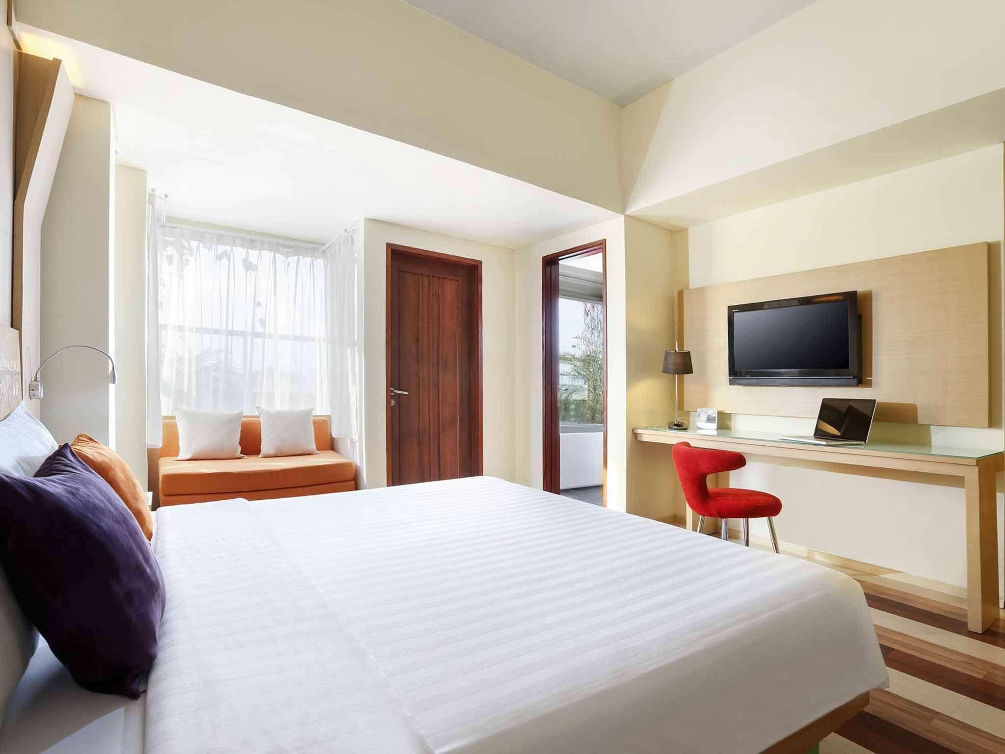 Ibis Styles Yogyakarta Hotel Exterior photo
