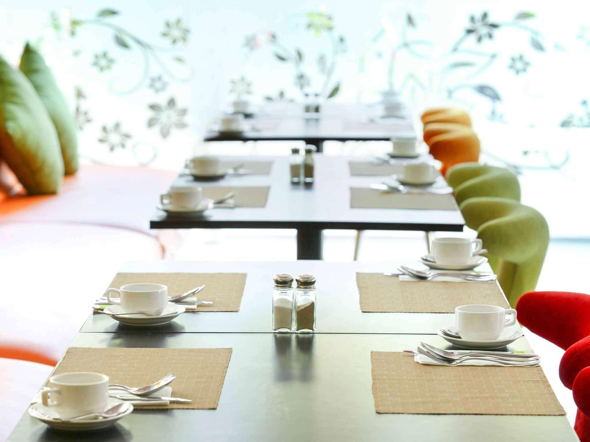 Ibis Styles Yogyakarta Hotel Exterior photo