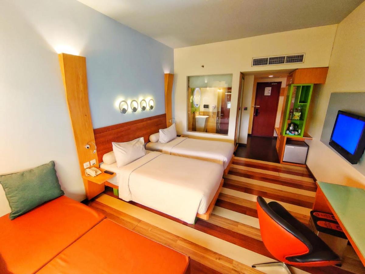 Ibis Styles Yogyakarta Hotel Exterior photo