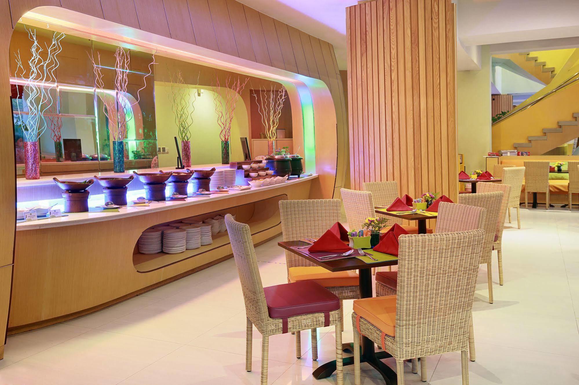 Ibis Styles Yogyakarta Hotel Exterior photo