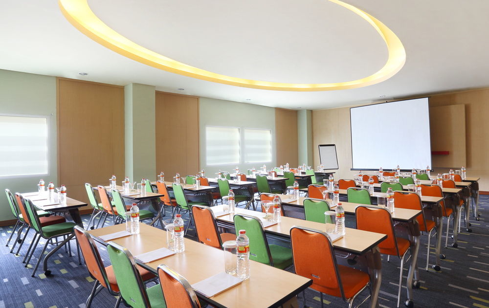 Ibis Styles Yogyakarta Hotel Exterior photo