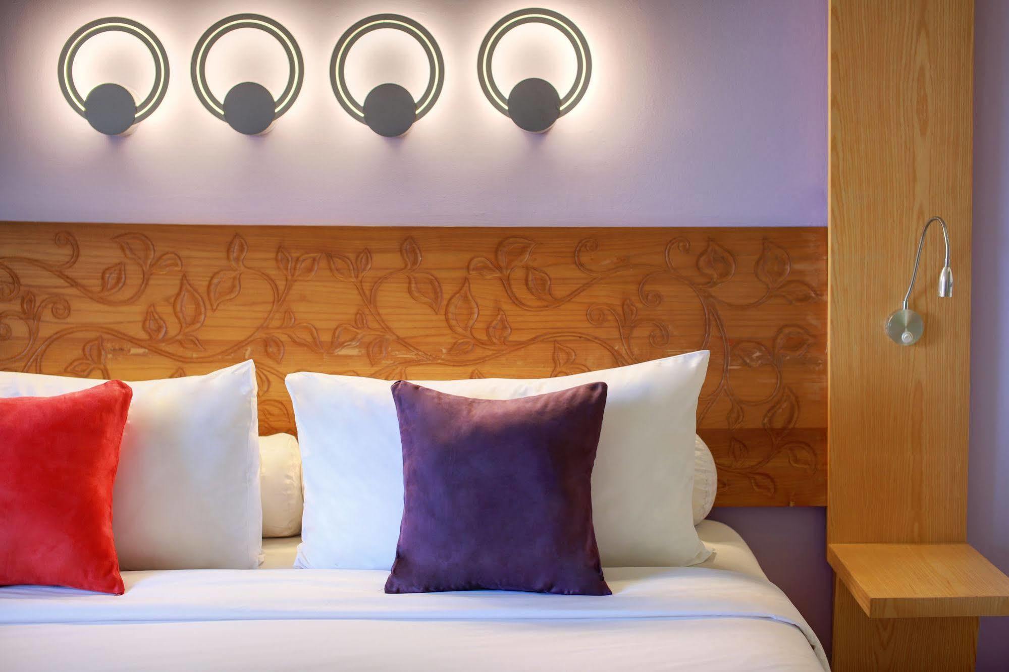 Ibis Styles Yogyakarta Hotel Exterior photo